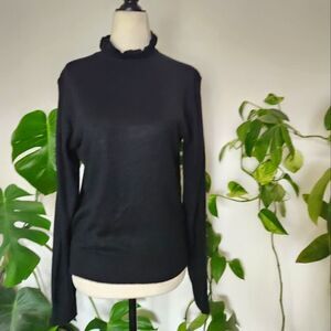 Soft Black Vintage Knit Ruffle Turleneck Long Sleeved Sweater Lightweight 90s